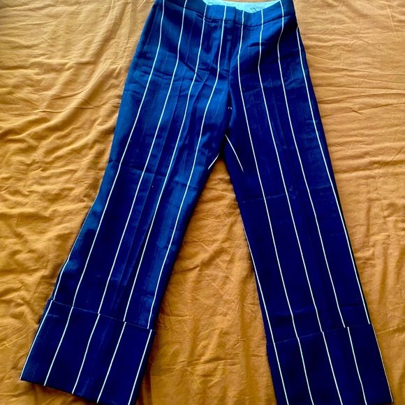 Oscar de la renta women suit. Sample 1 of 3 - Picture 2 of 3